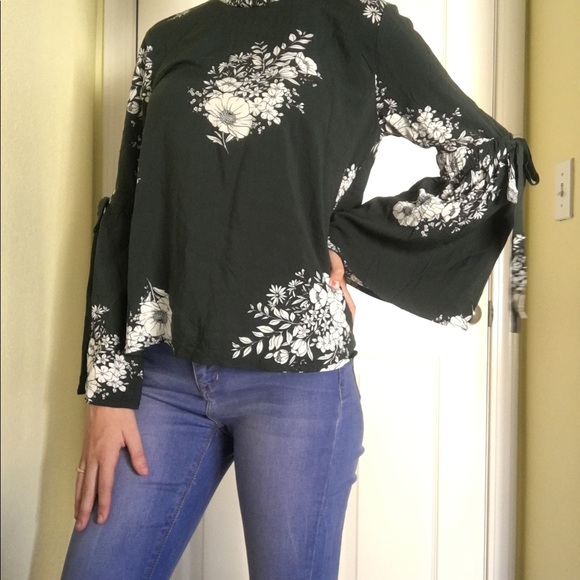 Urban Romantics flowy top! - Picture 2 of 8